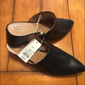 NWT Women’s Bianca Pointed Toe Heeled Mule Size 11